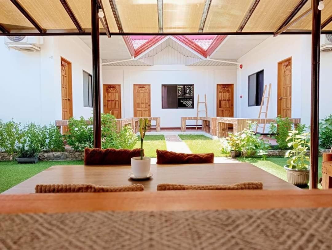 Casa Mia Inn Dauis Bagian luar foto