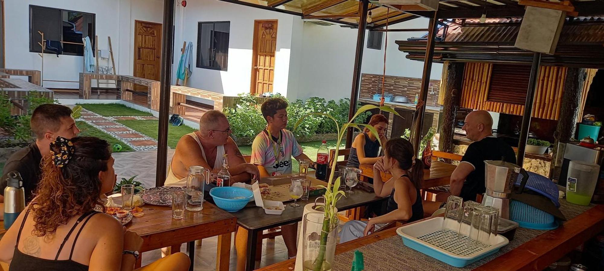 Casa Mia Inn Dauis Bagian luar foto