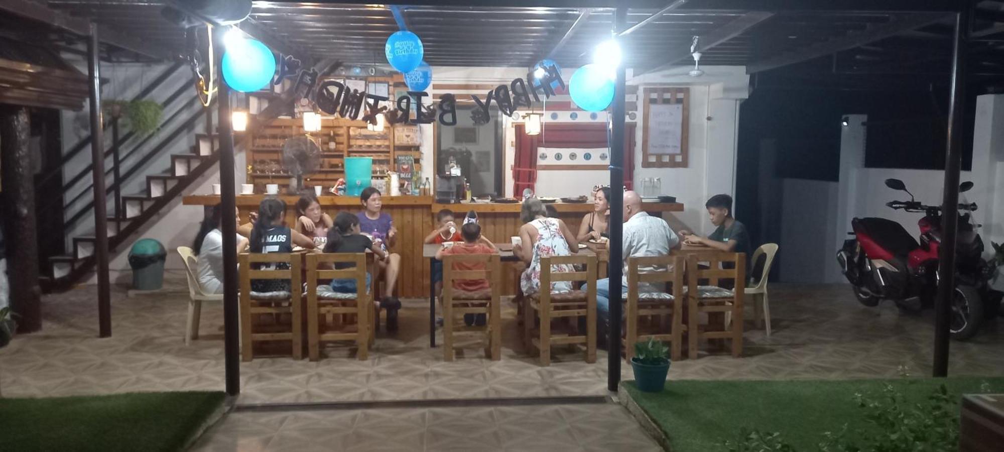 Casa Mia Inn Dauis Bagian luar foto