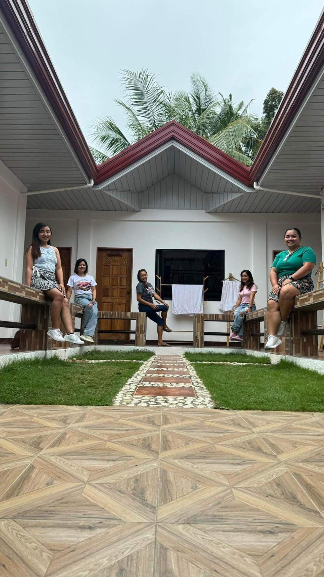 Casa Mia Inn Dauis Bagian luar foto